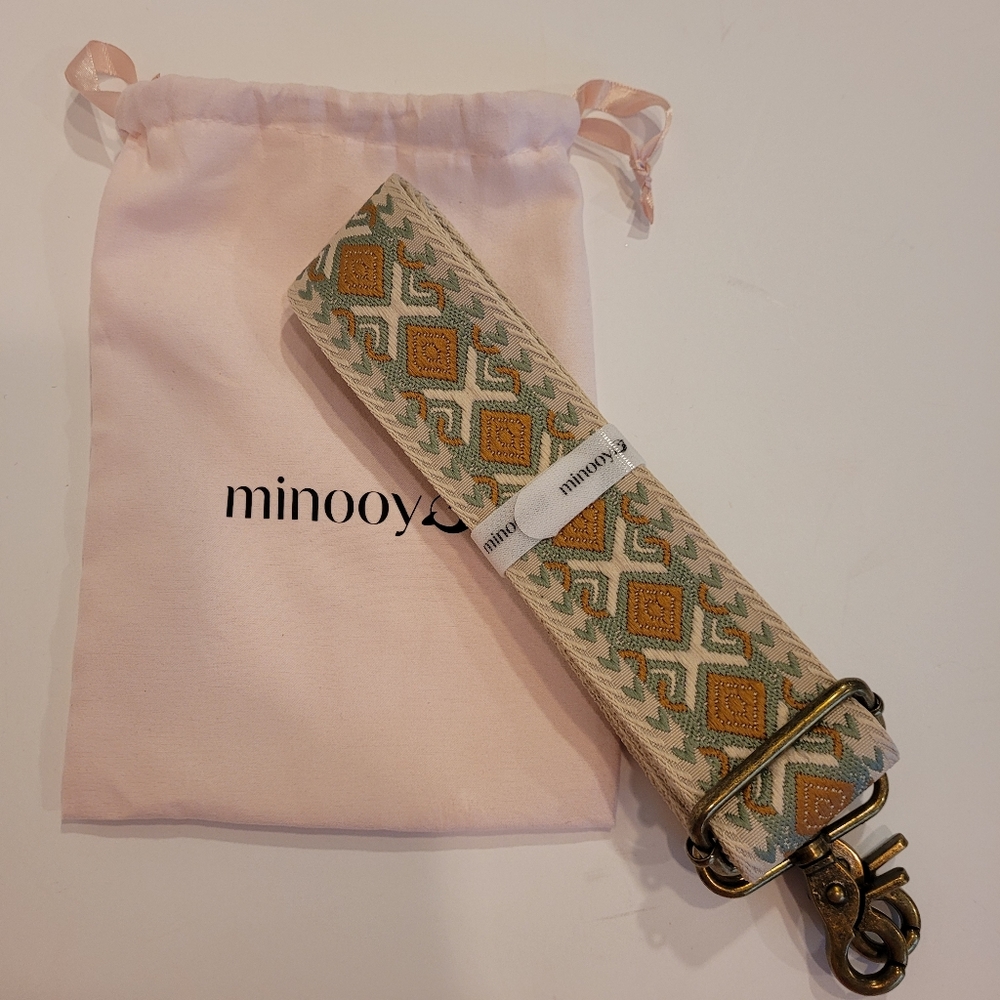 Minooy purse strap replacement NWOT